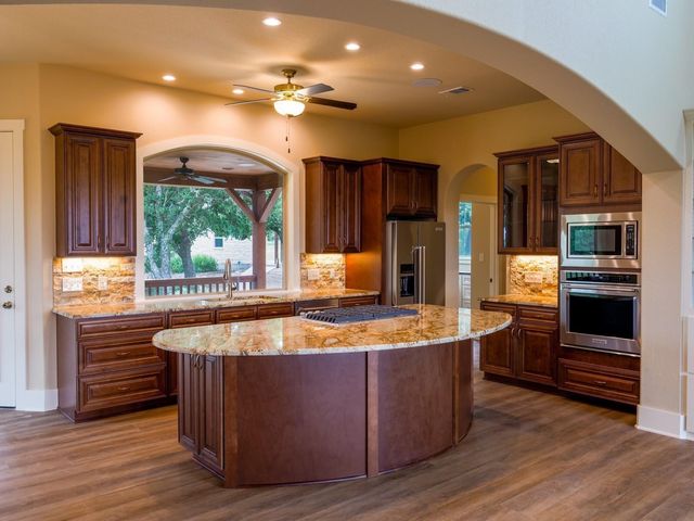 529 Vista Ridge Drive, Round Mountain, TX 78663