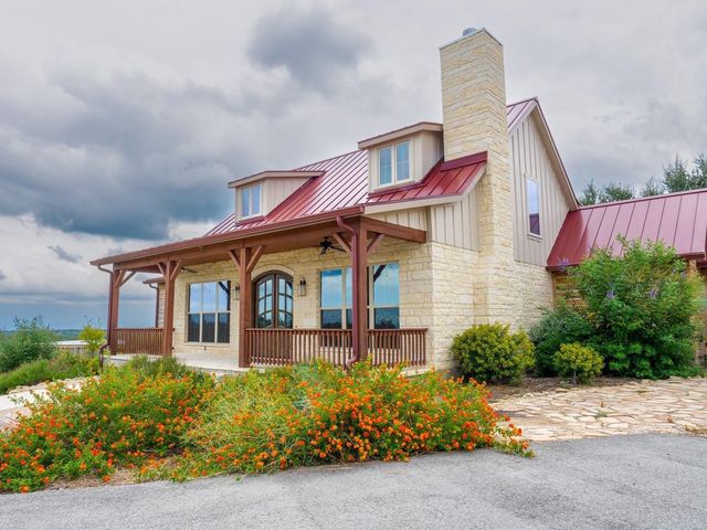 529 Vista Ridge Drive, Round Mountain, TX 78663