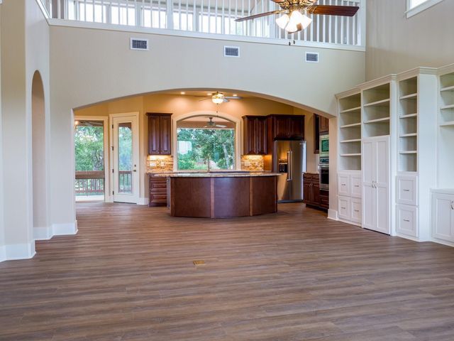 529 Vista Ridge Drive, Round Mountain, TX 78663