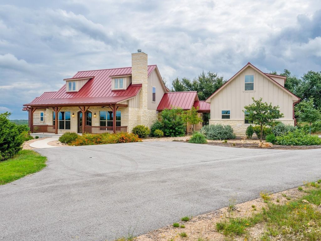 529 Vista Ridge Drive, Round Mountain, TX 78663
