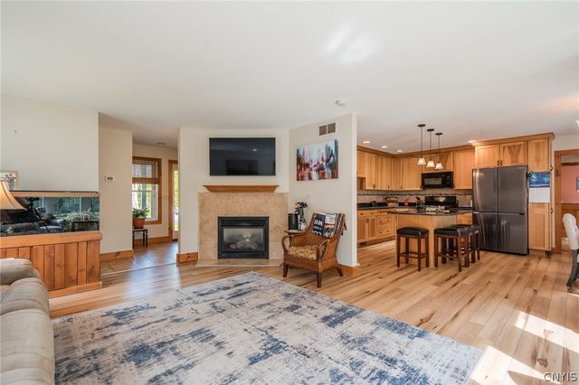 8824 Gaskin Road, Clay, NY 13041