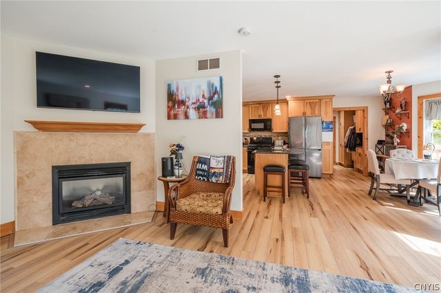 8824 Gaskin Road, Clay, NY 13041