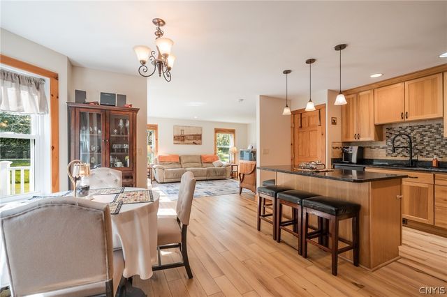 8824 Gaskin Road, Clay, NY 13041