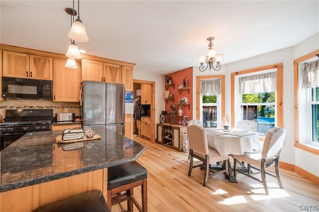 8824 Gaskin Road, Clay, NY 13041