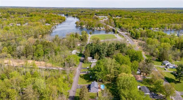8824 Gaskin Road, Clay, NY 13041