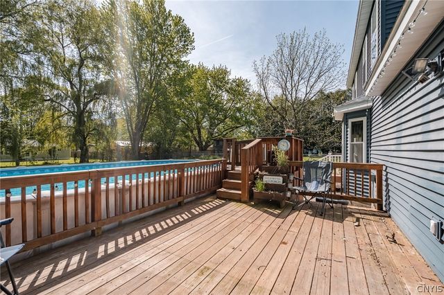 8824 Gaskin Road, Clay, NY 13041