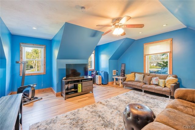 8824 Gaskin Road, Clay, NY 13041