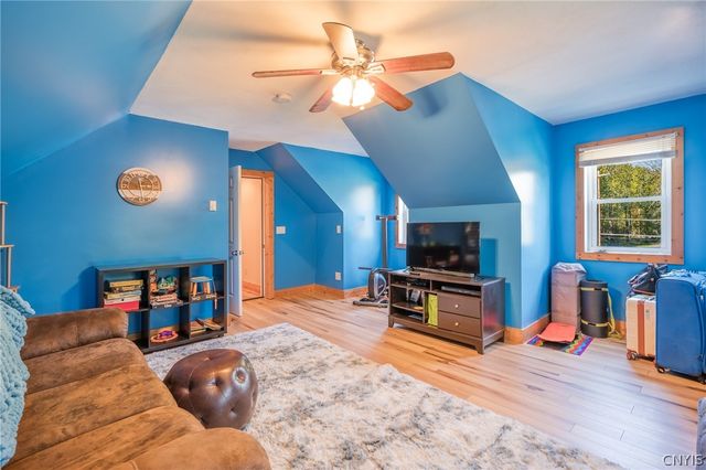 8824 Gaskin Road, Clay, NY 13041