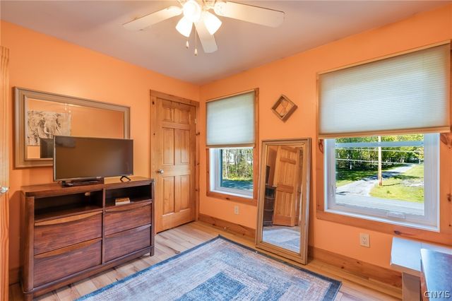 8824 Gaskin Road, Clay, NY 13041