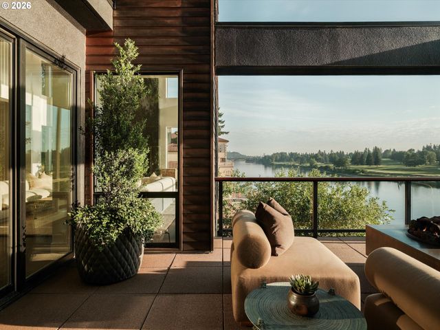 11000 S RIVERWOOD Rd, Portland, OR 97219
