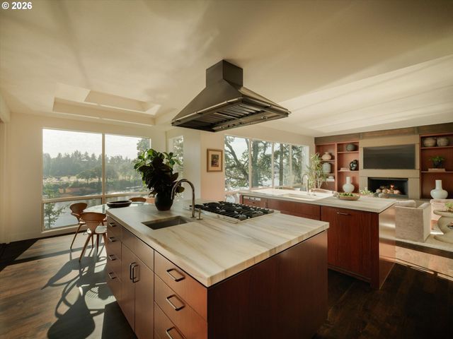 11000 S RIVERWOOD Rd, Portland, OR 97219