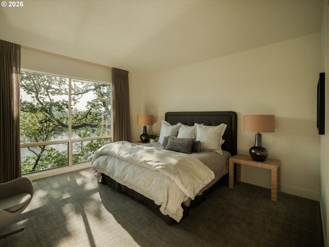 11000 S RIVERWOOD Rd, Portland, OR 97219
