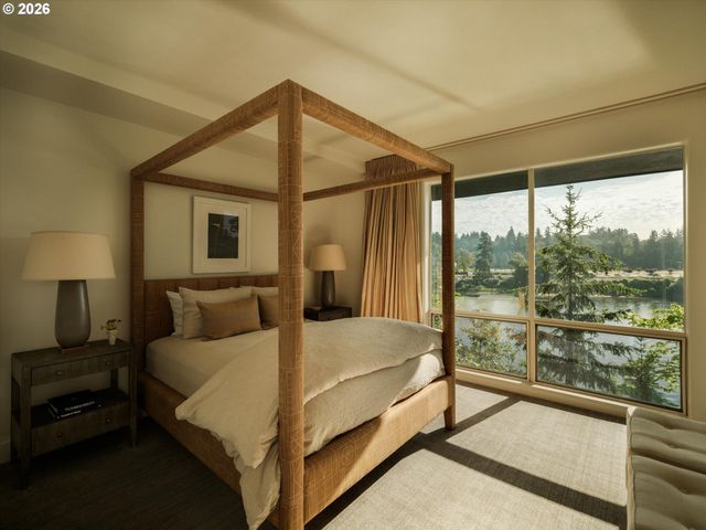 11000 S RIVERWOOD Rd, Portland, OR 97219