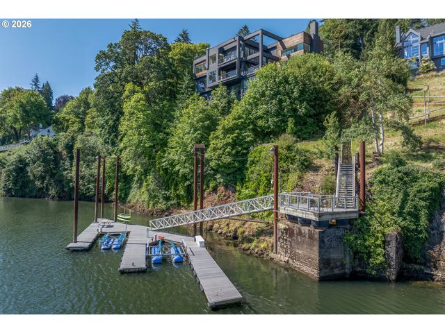 11000 S RIVERWOOD Rd, Portland, OR 97219