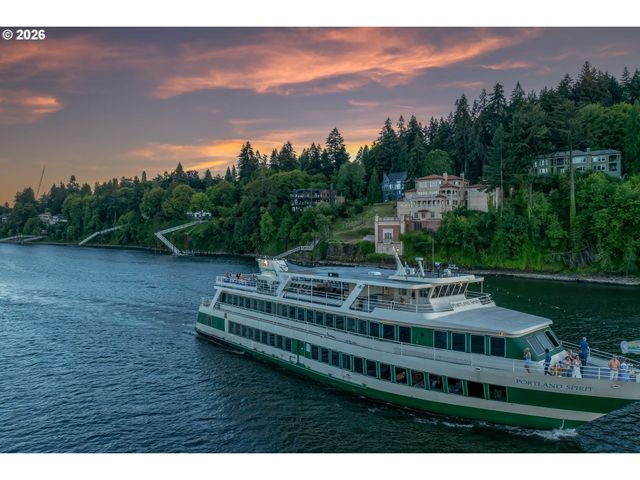 11000 S RIVERWOOD Rd, Portland, OR 97219
