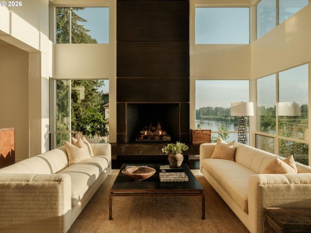 11000 S RIVERWOOD Rd, Portland, OR 97219