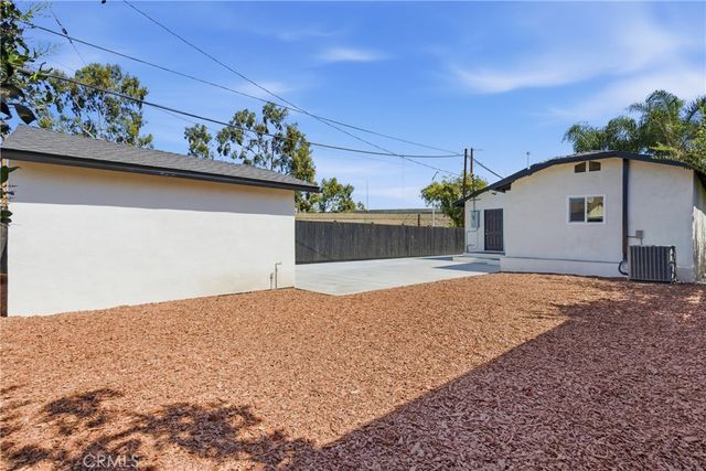 1327 S Eastern, Commerce, CA 90040