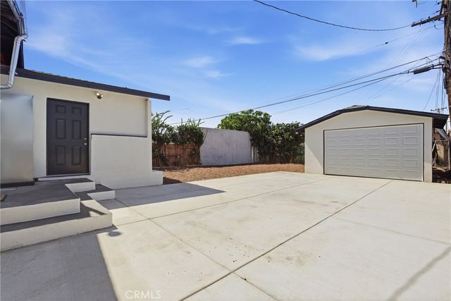 1327 S Eastern, Commerce, CA 90040