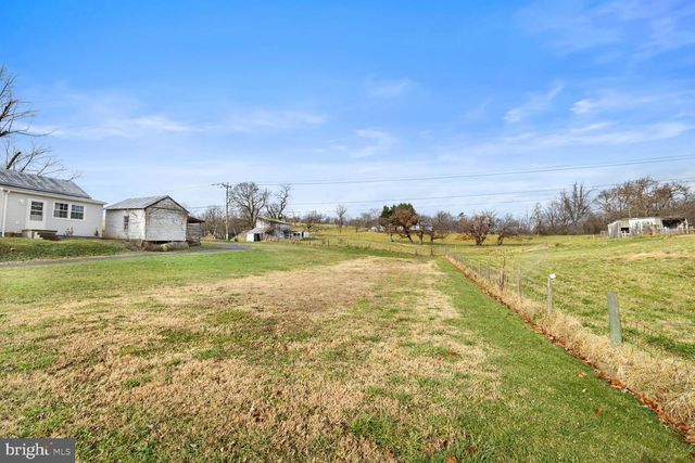 893 TURKEY KNOB RD, Quicksburg, VA 22847