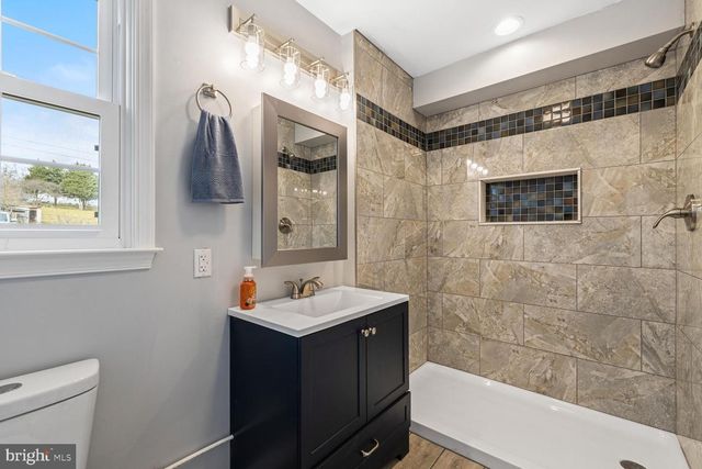 893 TURKEY KNOB RD, Quicksburg, VA 22847