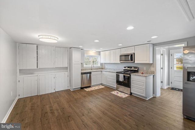 893 TURKEY KNOB RD, Quicksburg, VA 22847