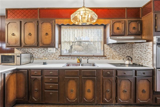 192 Salem Church Rd, Ohioville, PA 15059