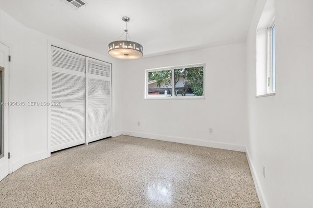 1040 N Royal Poinciana Blvd na, Miami Springs, FL 33166