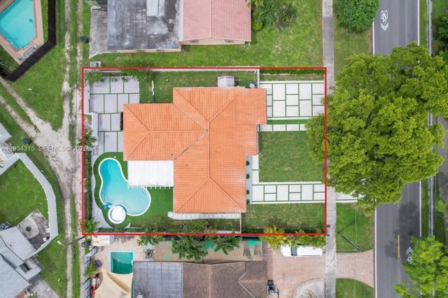 1040 N Royal Poinciana Blvd na, Miami Springs, FL 33166