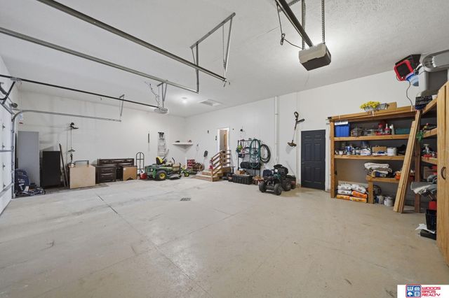 1530 Deer Trail, Roca, NE 68430