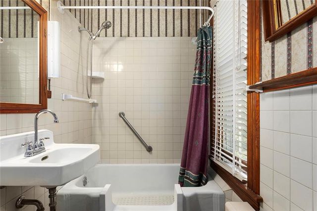 471 E Kansas Street, Liberty, MO 64068