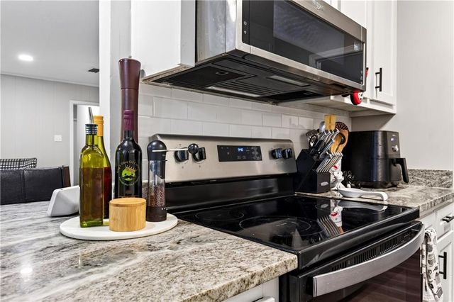 2322 Greenleaf Court, Mobile, AL 36693