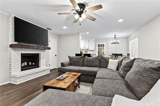 2322 Greenleaf Court, Mobile, AL 36693