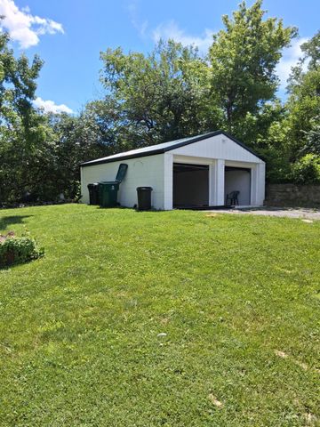 1915 Neyer Avenue, Cincinnati, OH 45225