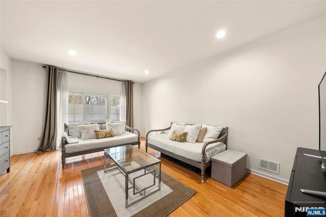 48 Bovensiepen Court, Roseland, NJ 07068