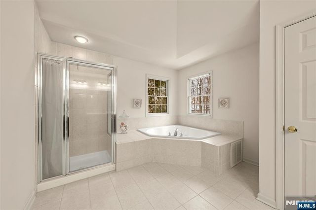 48 Bovensiepen Court, Roseland, NJ 07068