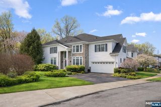 48 Bovensiepen Court, Roseland, NJ 07068