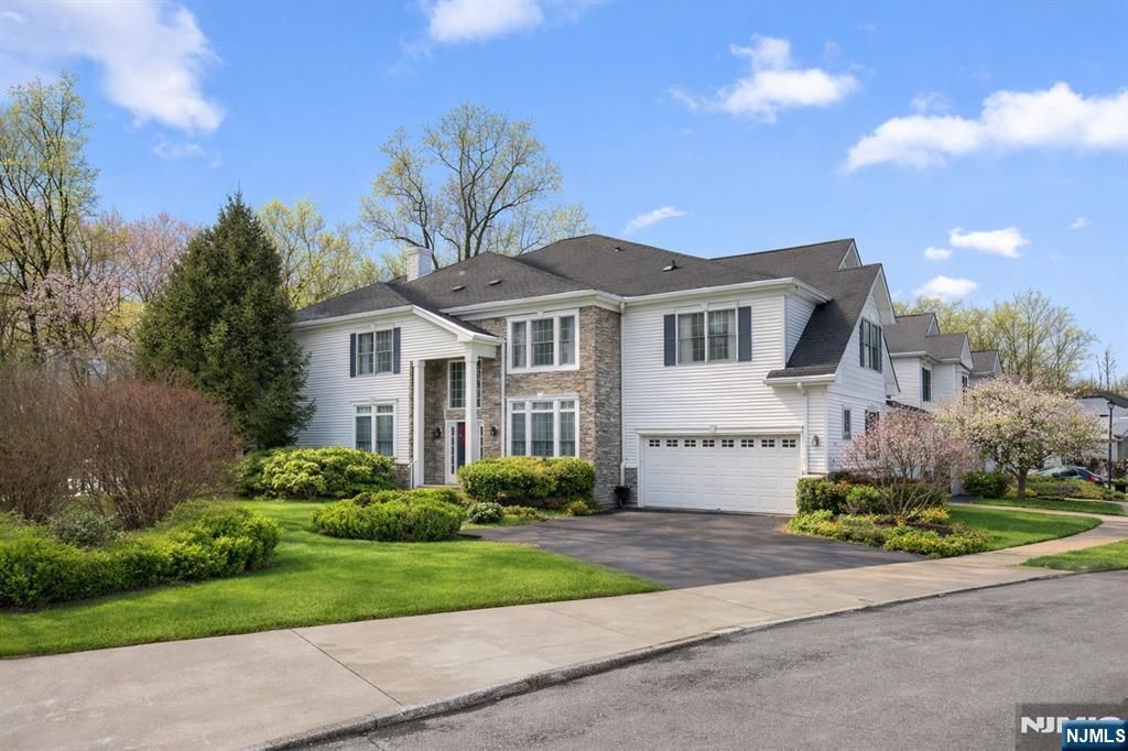48 Bovensiepen Court, Roseland, NJ 07068
