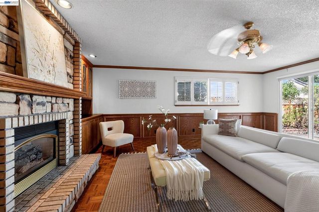 30696 Brae Burn Ave, Hayward, CA 94544