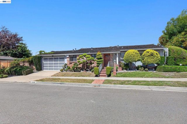 30696 Brae Burn Ave, Hayward, CA 94544