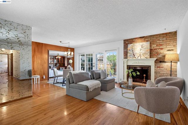 30696 Brae Burn Ave, Hayward, CA 94544