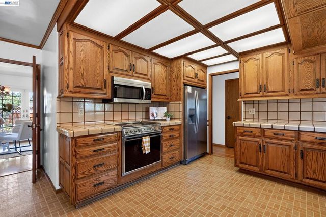 30696 Brae Burn Ave, Hayward, CA 94544