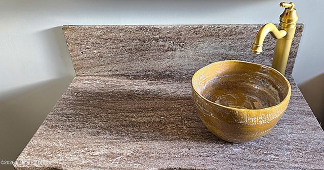 1707 Nightingale Rd, Louisville, KY 40213