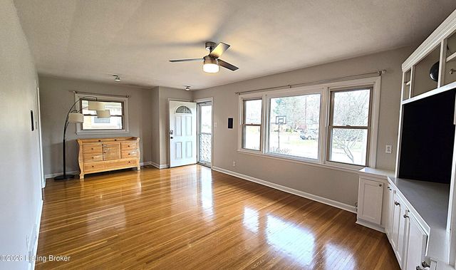 1707 Nightingale Rd, Louisville, KY 40213