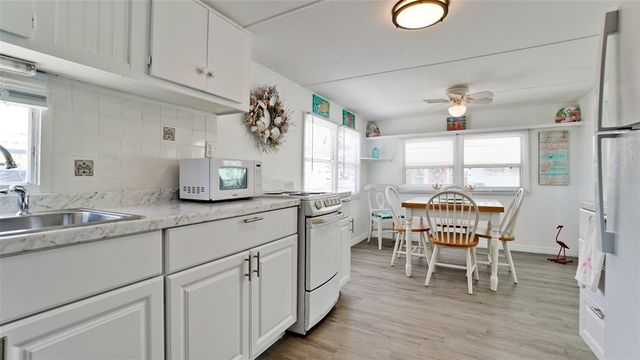 31 1ST STREET, Bradenton, FL 34210