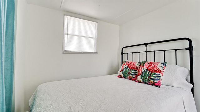 31 1ST STREET, Bradenton, FL 34210