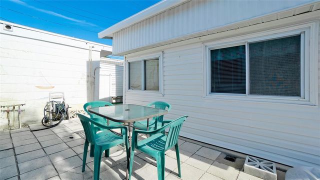 31 1ST STREET, Bradenton, FL 34210