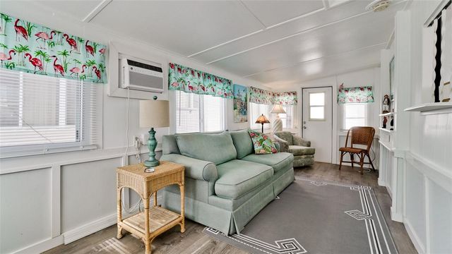 31 1ST STREET, Bradenton, FL 34210