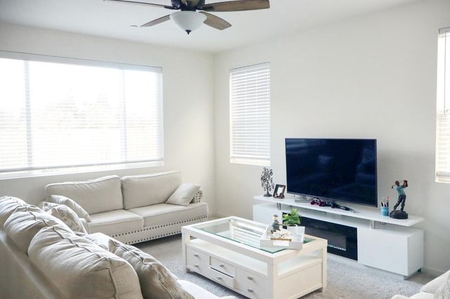 672 N Apricot, Fresno, CA 93727