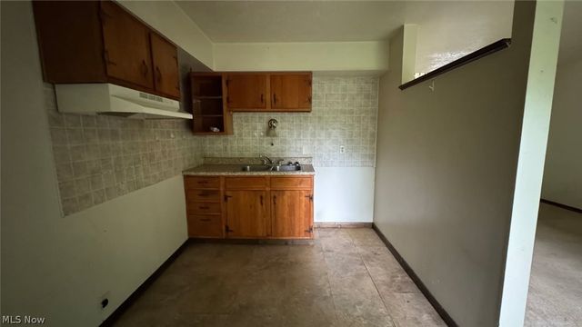 345-355 Mellwood Drive, Toronto, OH 43964
