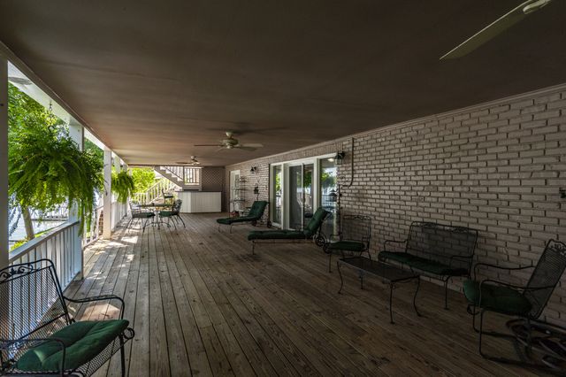 601 Indian Lake Rd, Hendersonville, TN 37075